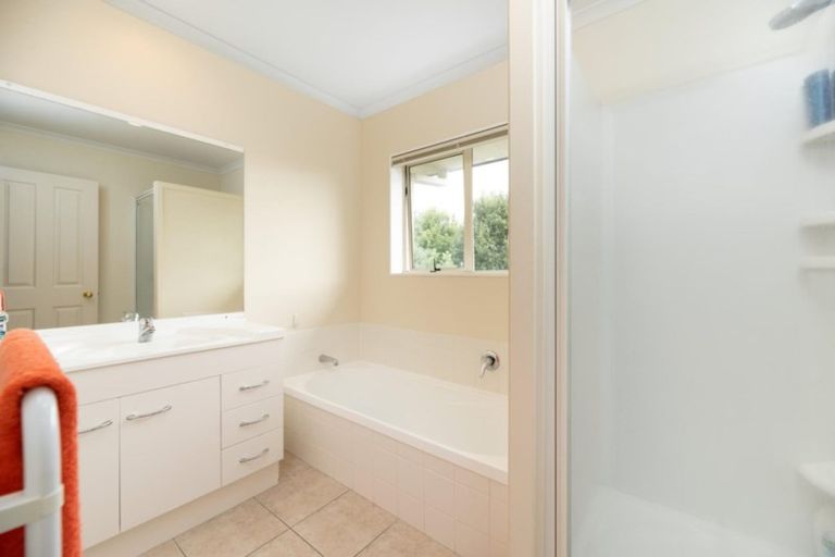 Photo of property in 16 Highmore Place, Brookfield, Tauranga, 3110
