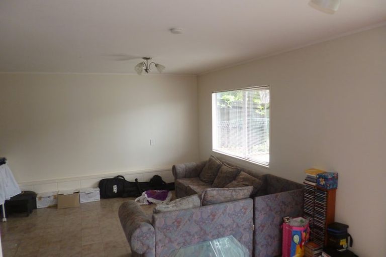 Photo of property in 2a Luxor Place, Massey, Auckland, 0614