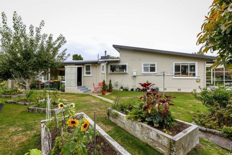 Photo of property in 36a Turakina Street, Merrilands, New Plymouth, 4312