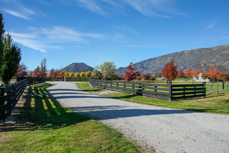 Photo of property in 14 Little Orchard Way, Wanaka, 9382