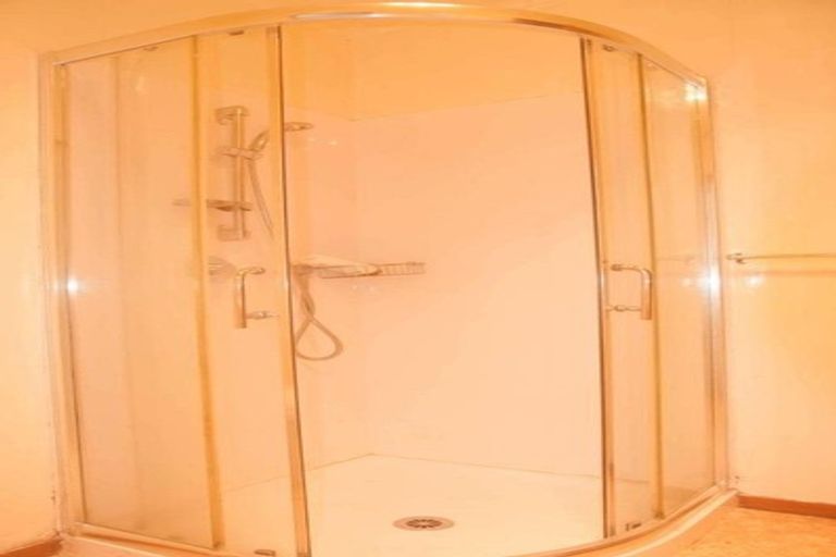 Photo of property in 1/42 Fruitvale Road, New Lynn, Auckland, 0600