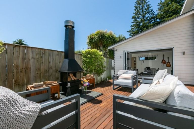 Photo of property in 28 Airini Road, Waimarama, Havelock North, 4294