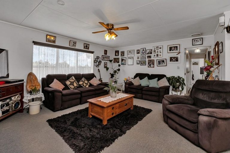 Photo of property in 136 George Street, Hikurangi, 0114