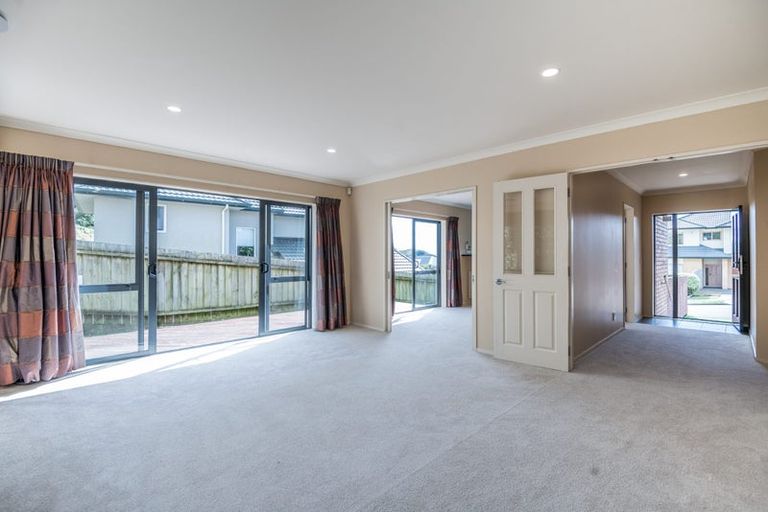 Photo of property in 68 Erlestoke Crescent, Churton Park, Wellington, 6037