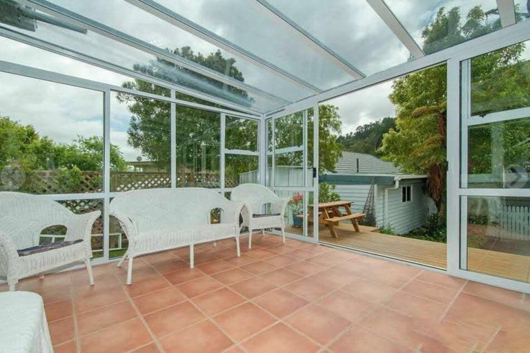 Photo of property in 97a Norton Park Grove, Waterloo, Lower Hutt, 5011