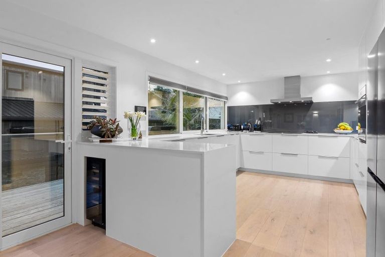 Photo of property in 15 The Strand, Takapuna, Auckland, 0622