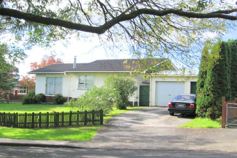 Photo of property in 2 Astral Place, Clover Park, Auckland, 2019