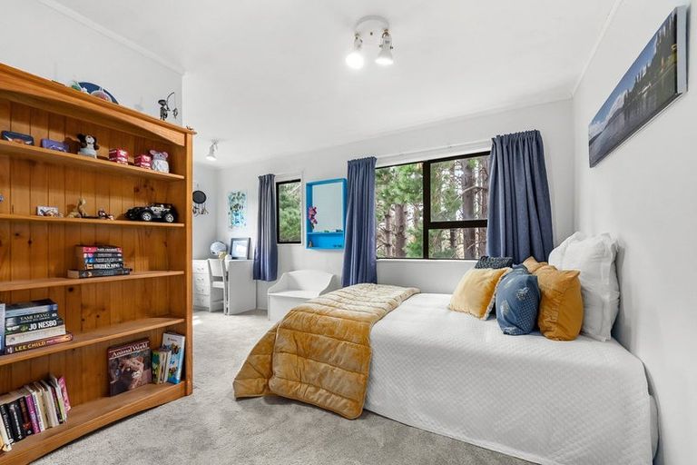 Photo of property in 70 Kaitoke Loop, Kaitoke, Upper Hutt, 5018