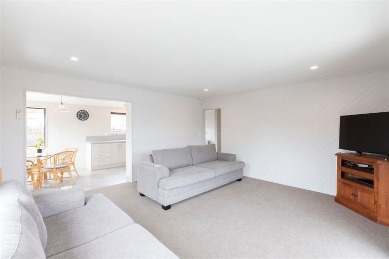 Photo of property in 9 Flemington Place, Nawton, Hamilton, 3200