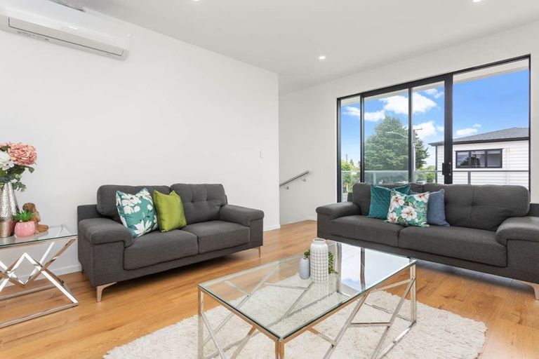 Photo of property in 3/2a Cambridge Road, Manurewa, Auckland, 2102