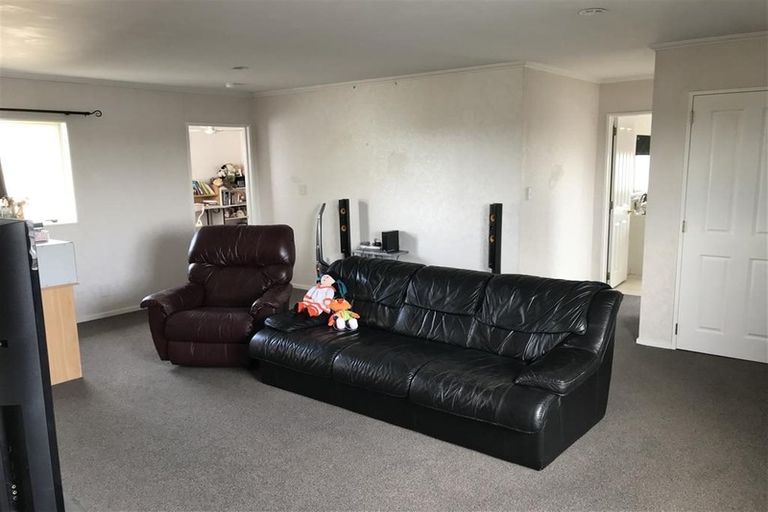 Photo of property in 22 Attymon Lane, East Tamaki, Auckland, 2016