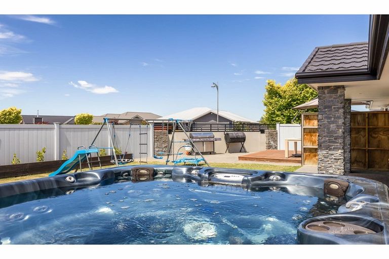 Photo of property in 15 Foxton Drive, Kaiapoi, 7630