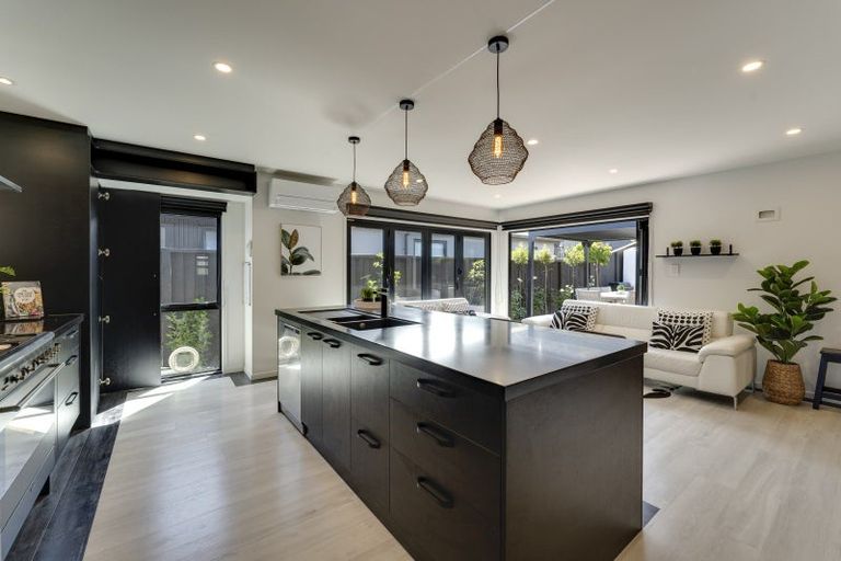 Photo of property in 13 Howden Drive, Jacks Point, 9371