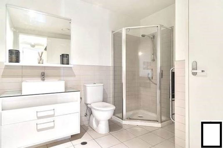 Photo of property in Scene Three Apartments, 602/30 Beach Road, Auckland Central, Auckland, 1010