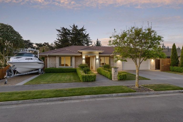 Photo of property in 22 Reka Street, Parklands, Christchurch, 8083