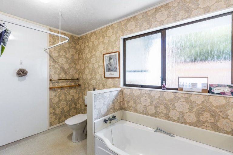 Photo of property in 87 Golf Road, Paraparaumu Beach, Paraparaumu, 5032