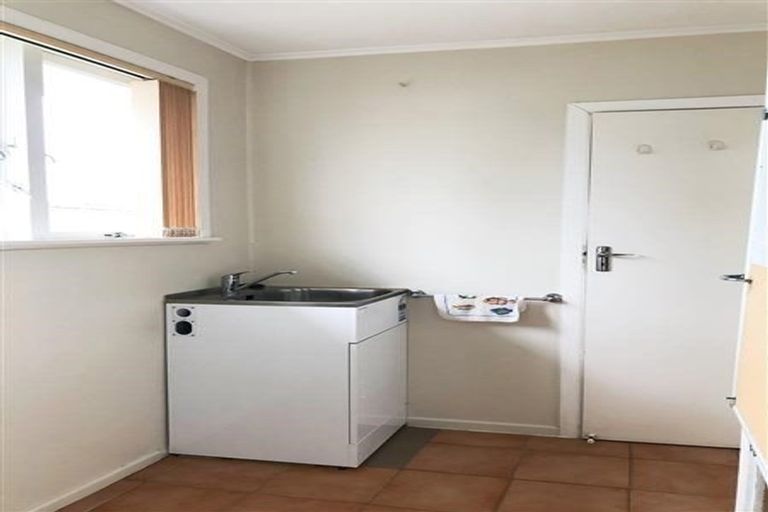 Photo of property in 44 Fairdene Avenue, Henderson, Auckland, 0610