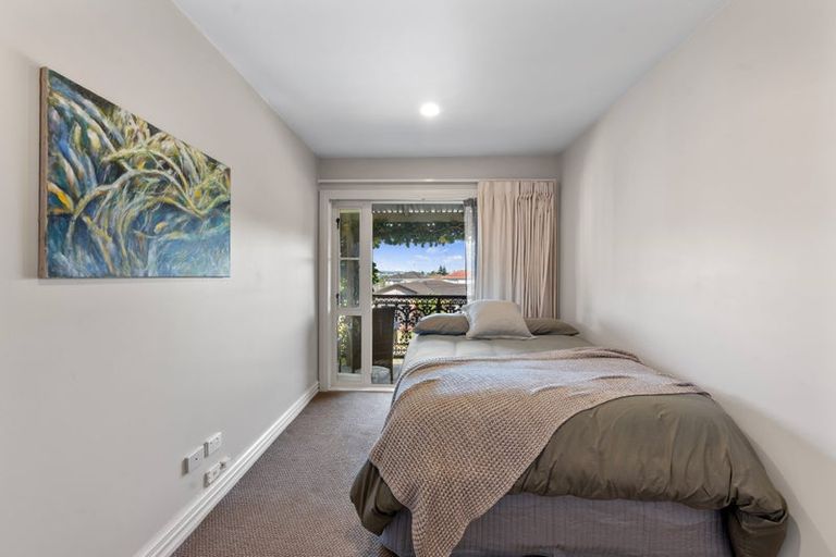 Photo of property in 24 Leneford Drive, East Tamaki, Auckland, 2013