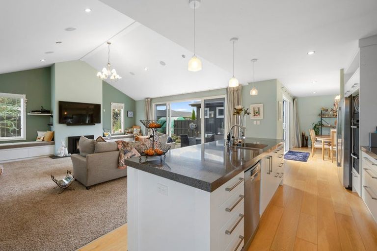 Photo of property in 7 Gleneagles Way, Waiwhakaiho, New Plymouth, 4312