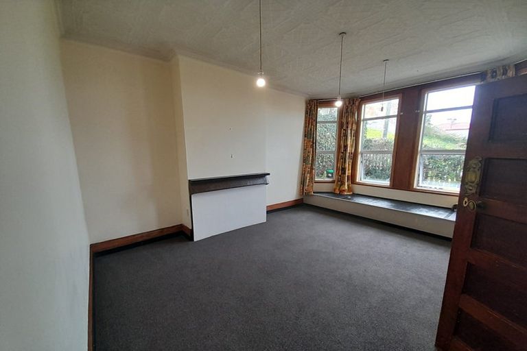 Photo of property in 9 Elm Row, Dunedin Central, Dunedin, 9016