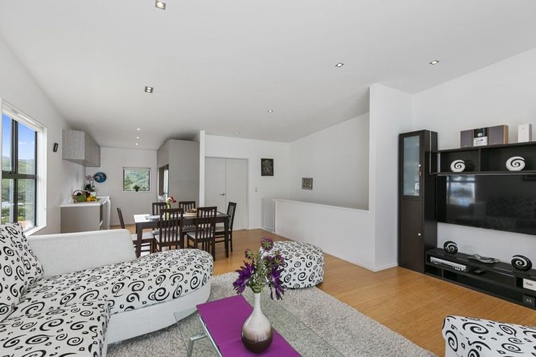 Photo of property in 82 Saddleback Grove, Karori, Wellington, 6012