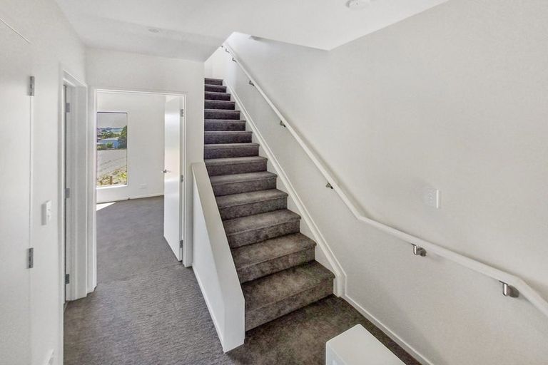 Photo of property in 27 Ara Mara Hua, Henderson, Auckland, 0612