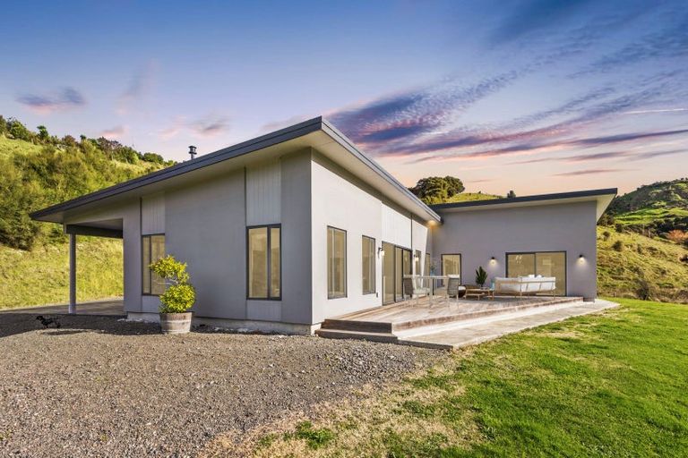 Photo of property in 16 Seafield Road, Eskdale, Napier, 4182