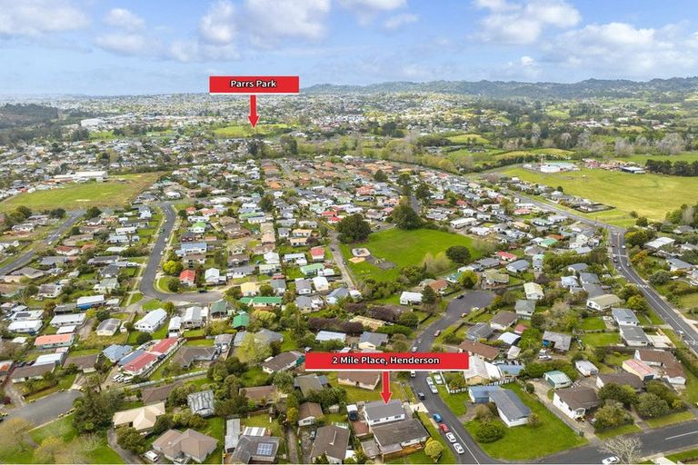 Photo of property in 2 Mile Place, Henderson, Auckland, 0612