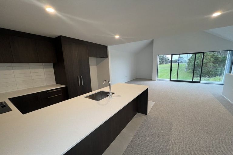 Photo of property in 2/142 Marine Parade, New Brighton, Christchurch, 8083