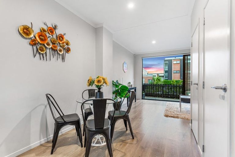 Photo of property in 239 Hobsonville Point Road, Hobsonville, Auckland, 0616