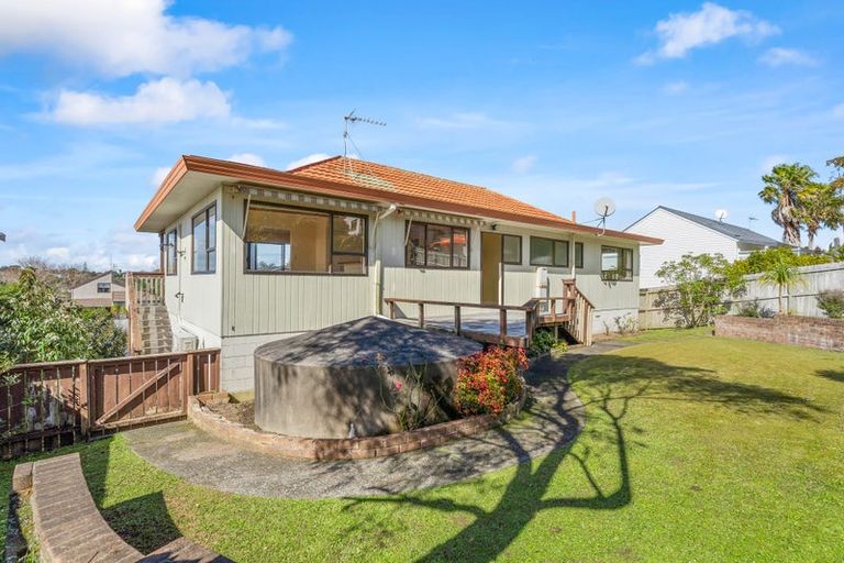 Photo of property in 17 Polkinghorne Drive, Manly, Whangaparaoa, 0930