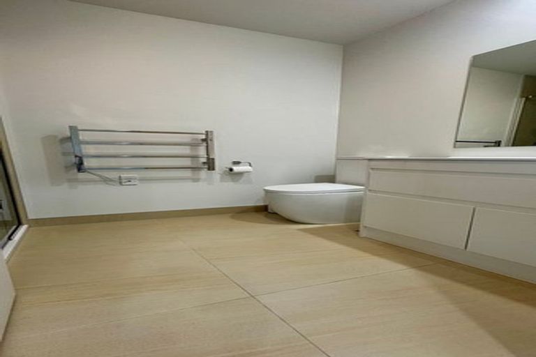 Photo of property in 7/25 Vodanovich Road, Te Atatu South, Auckland, 0610