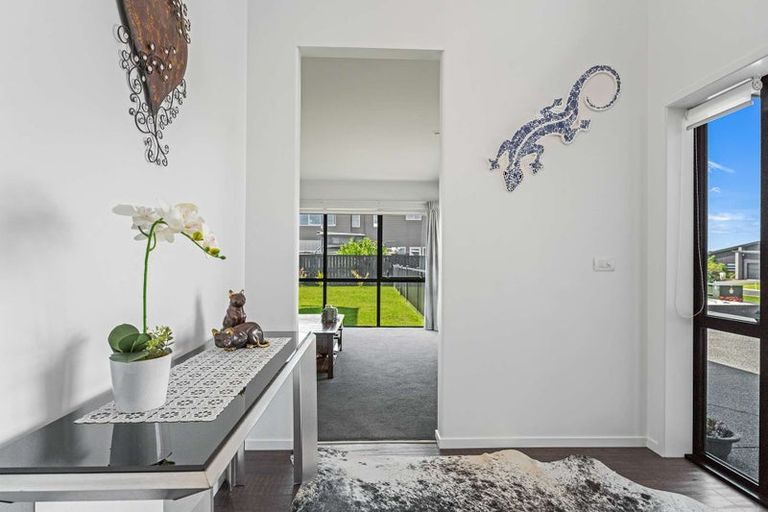 Photo of property in 9 Lady Jocelyn Place, Whitianga, 3510