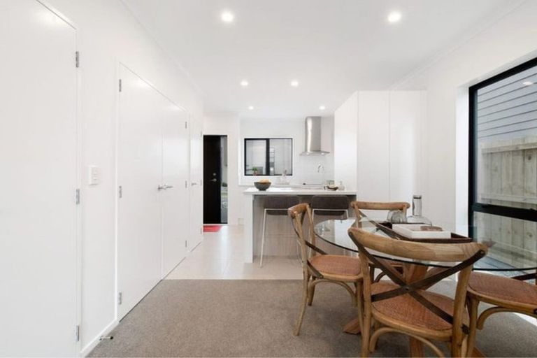 Photo of property in 5 Kitea Place, Mangere, Auckland, 2022