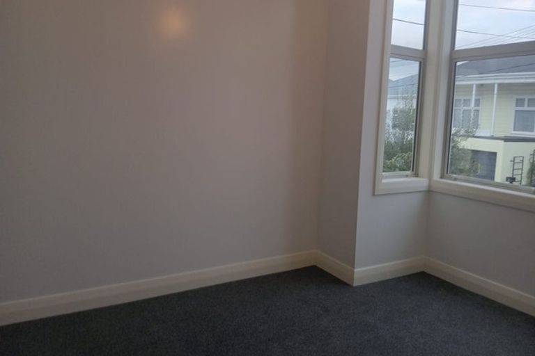 Photo of property in 12 Caroline Street, Mount Victoria, Wellington, 6011