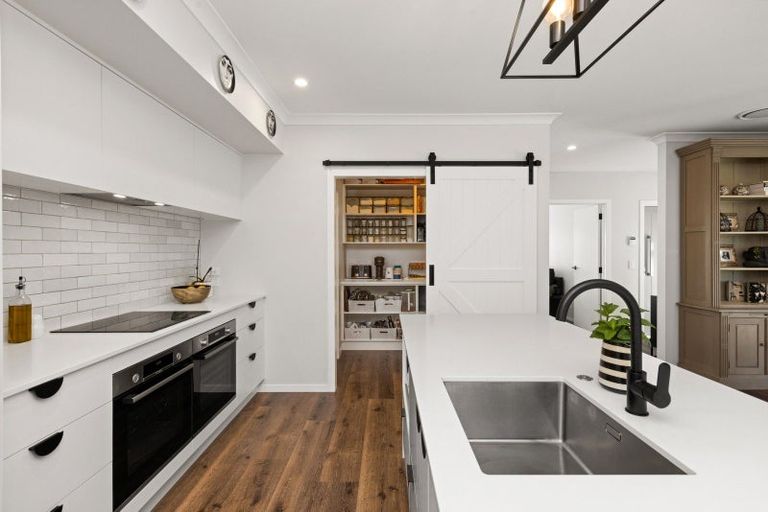 Photo of property in 10 Whangaehu Place, Awatoto, Napier, 4110