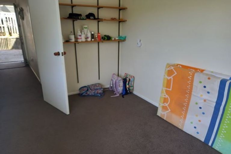 Photo of property in 54d Hungerford Road, Houghton Bay, Wellington, 6023