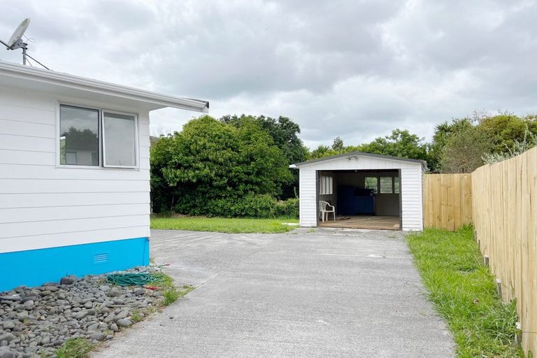 Photo of property in 129 Sunnynook Road, Forrest Hill, Auckland, 0620