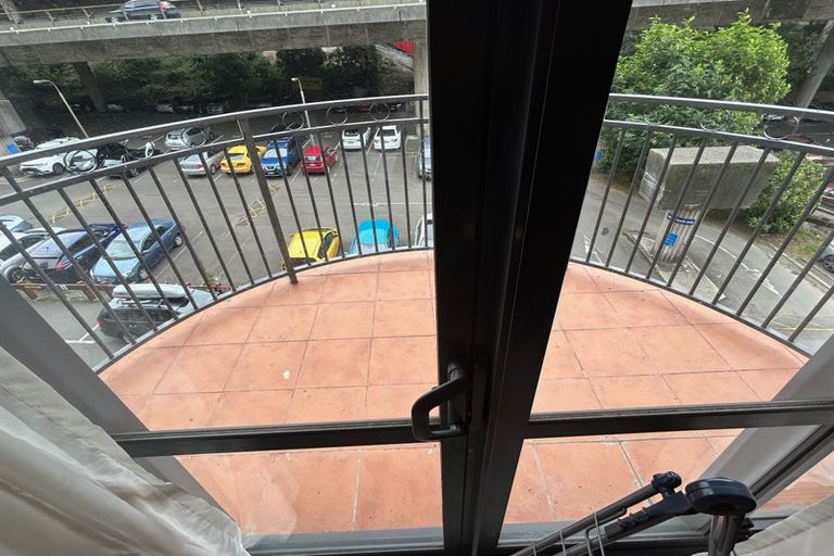 Photo of property in Atrium Towers, 1p/154 The Terrace, Wellington Central, Wellington, 6011