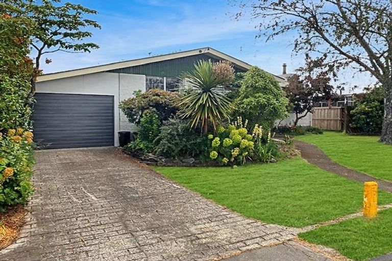 Photo of property in 17 Morris Road, Amberley, 7410