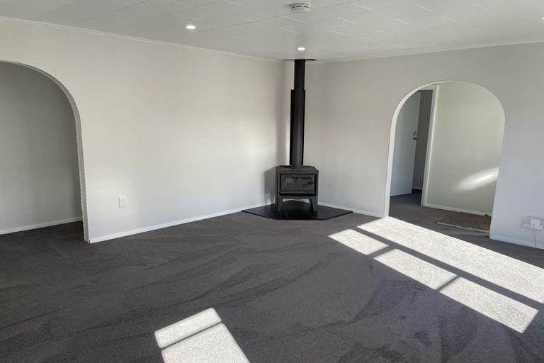 Photo of property in 60 Wainuiomata Road, Wainuiomata, Lower Hutt, 5014