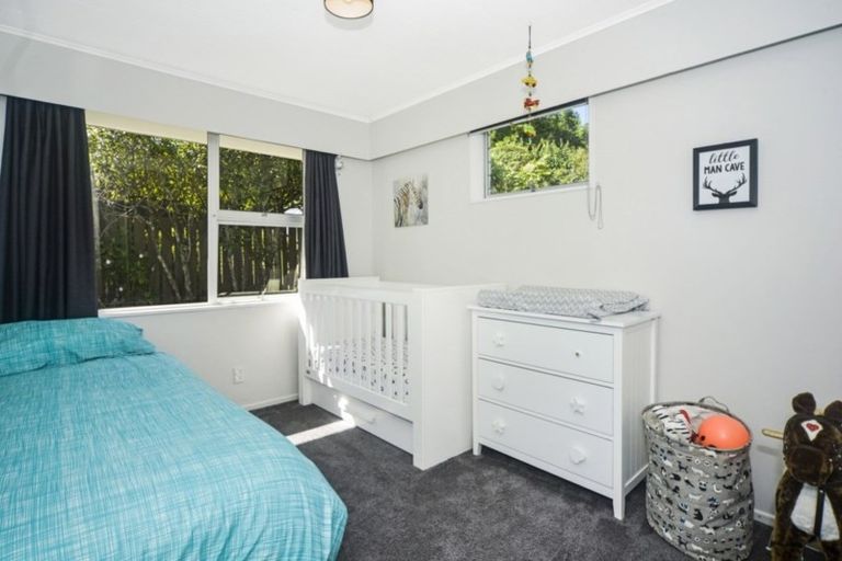 Photo of property in 17 Winara Avenue, Waikanae, 5036