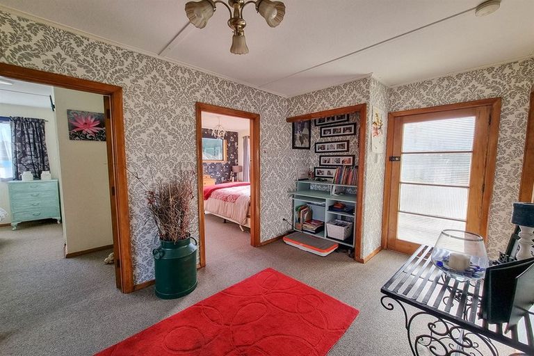 Photo of property in 20 Bard Street, Clinton, 9534