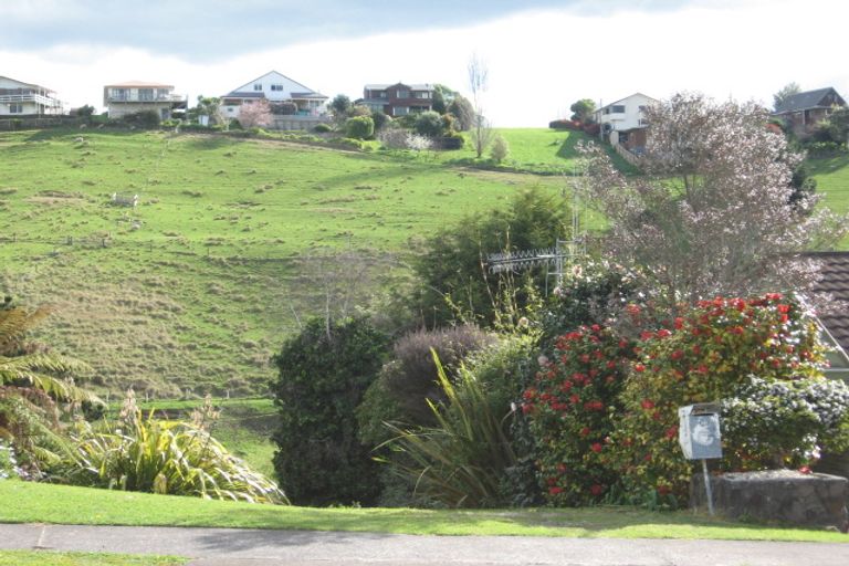 Photo of property in 53 Resolution Road, Welcome Bay, Tauranga, 3112