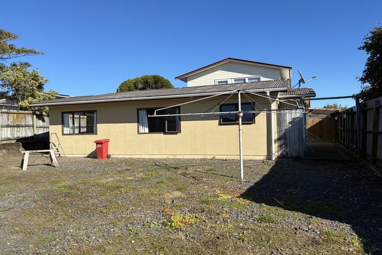 Photo of property in 5 Gregg Place, Sunnyvale, Auckland, 0612