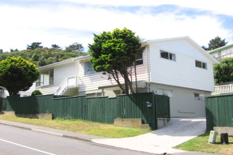Photo of property in 44 Melrose Road, Island Bay, Wellington, 6023