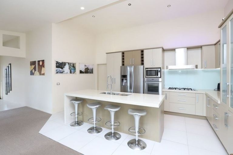 Photo of property in 106 Saint James Drive, Huntington, Hamilton, 3210