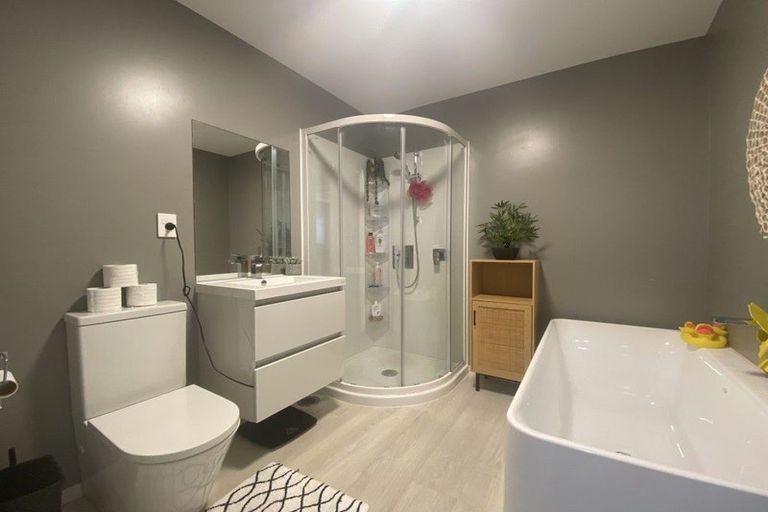 Photo of property in 1 Kopua Place, Whitby, Porirua, 5024