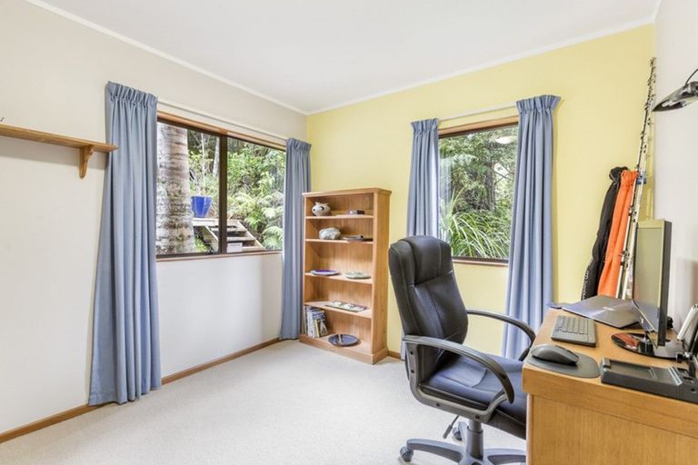 Photo of property in 53 Rimu Road, Oratia, Auckland, 0604