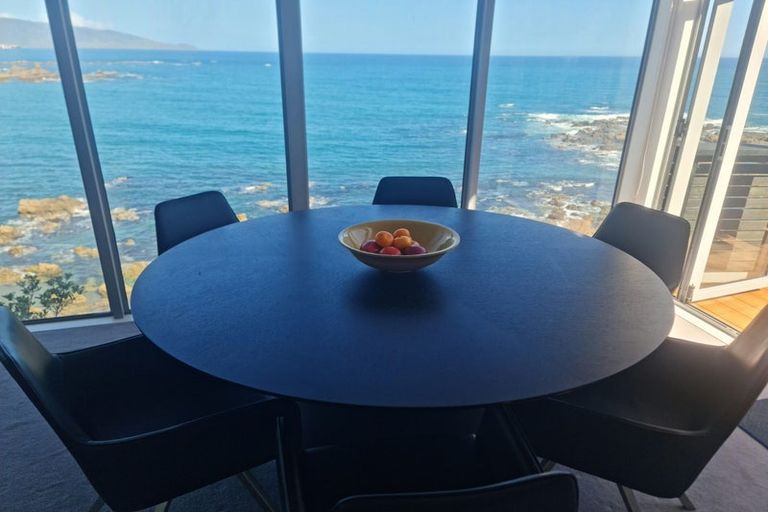 Photo of property in 114 The Esplanade, Houghton Bay, Wellington, 6023